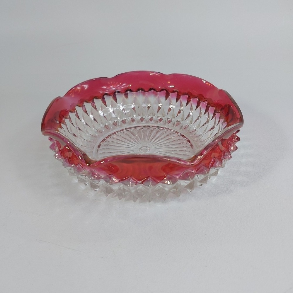 Vintage Indiana Glass diamond point ruby red‎ bowl